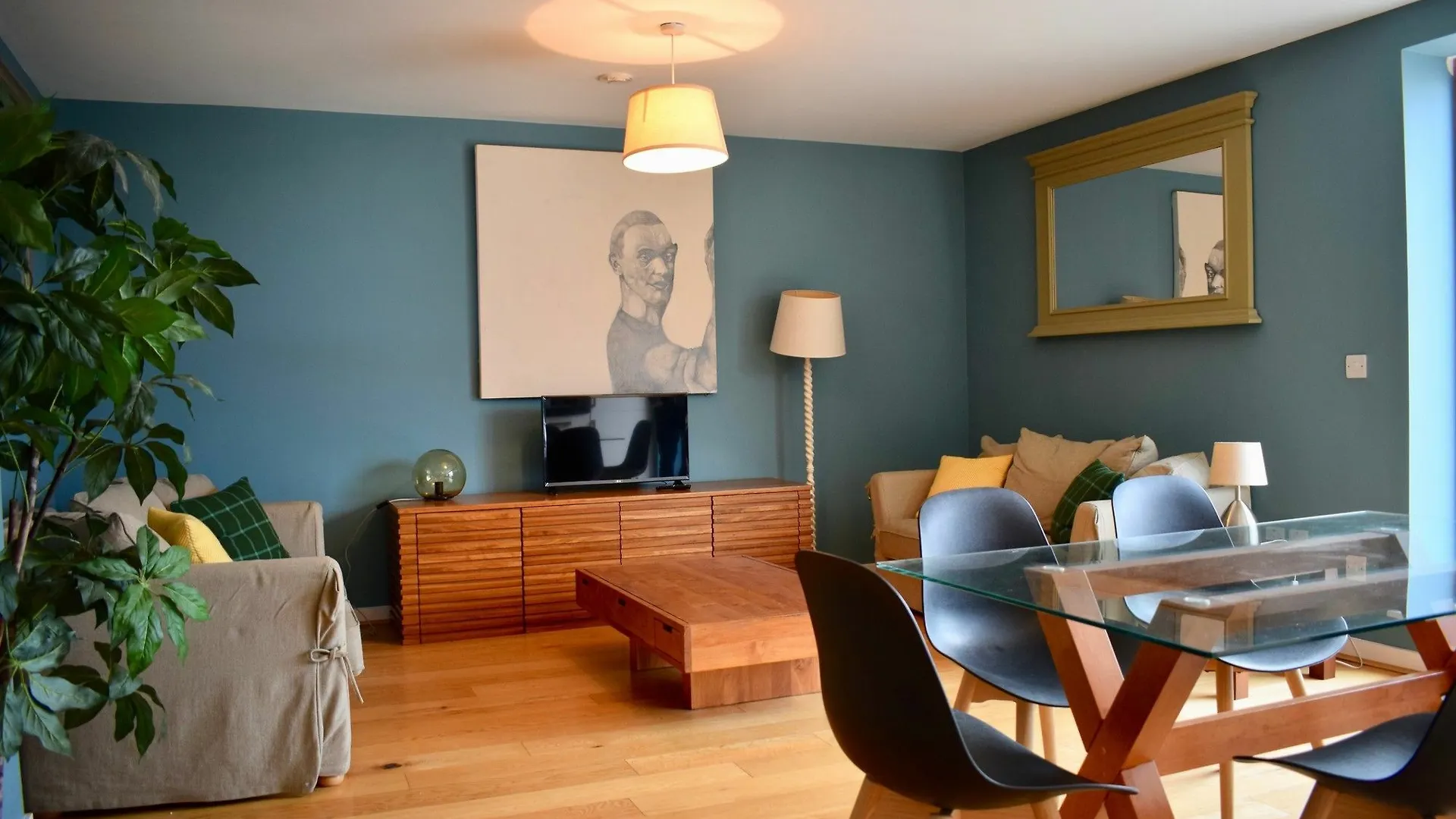 Dublin Penthouse Apartment 0*,  Ireland